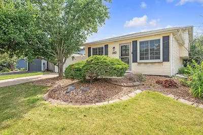 Image de New! Modern Retreat with Private Pool & Yard