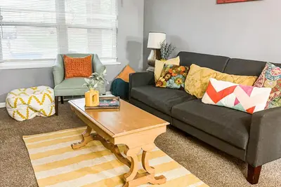 Image de Charming 3-bedroom house in terrific Midwest City with WiFi, Ac