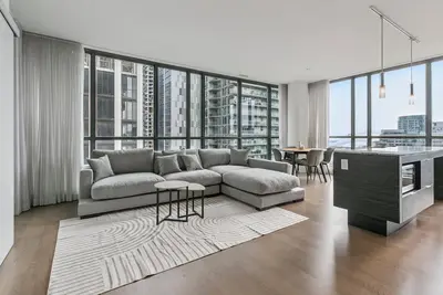 Image de Luxury Downtown Apartment 2bed2bath | Parking| Pool | Gym