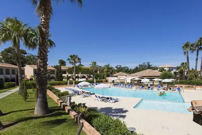 Image de À deux pas de la plage | Piscine sur place