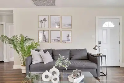 Image de Travel Haven | Great Location | Quiet Area