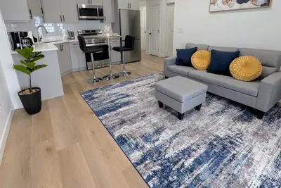 Image de 2 Bedroom Walkout Suite - 15 minutes to Yyc