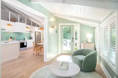 Image de Charming Beach Bungalow \"Oceans Eight\" in hidden gem - Pine Knoll Shores