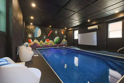 Image de Epic Smoky Mtn Retreat | Pool, Games & More!