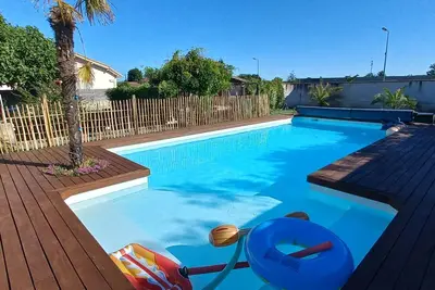 Image de Maison avec Piscine entre Bordeaux et Lacanau