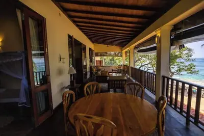 Image de South Point Abbey - Beachfront 4 bedroom Villa