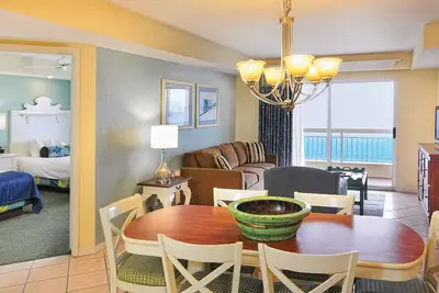Image de 2 Bedroom Deluxe Suite at Royal Vista Resort