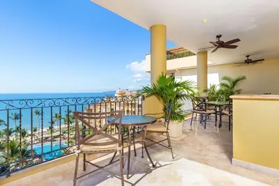 Image de Upscale 1br Stay w Balcony & Outdoor Pool