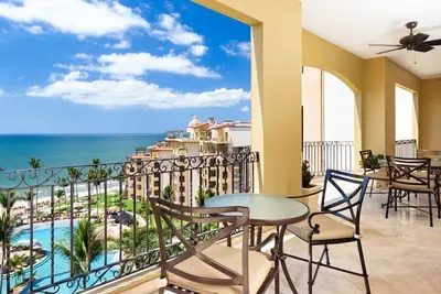 Image de Upscale 2br Getaway at Villa La Estancia Riviera Nayari