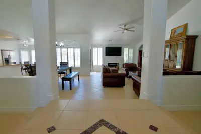 Image de Spacious single story 4-bedroom house in Las Vegas with WiFi, Ac, Swimming Pool!