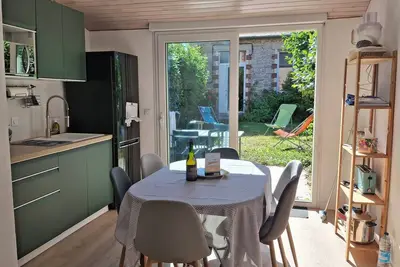 Image de Les Pâquerettes, maison 3 chambres avec jardin au cœur de dinan.