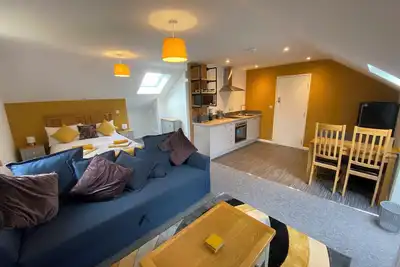 Image de Luxury studio apartment, family friendly, pets welcomed, with site facilities.