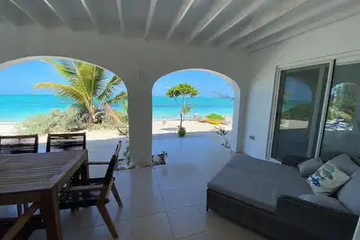 Image de Charming 2 bedroom beachfront cottage on Whitby beach on enchanting North Caicos