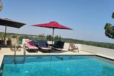 Image de Dar El Bondek villa de compagne\nForet jaccuzi piscine compagne jardin