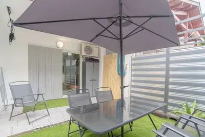 Image de Appartement rénové avec piscine collective