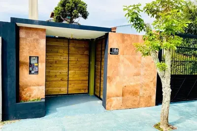 Image de House near Florianópolis airport, with pool table and ample space!