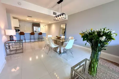 Image de Modern and Comfortable 2bd Urban Apt | Kitchen, Balcony and Daily Housekeeping