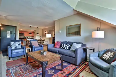 Image de Alpine Vista Condo | Killington 2br/1. 5ba | Sleeps 6 | Pool & Hot Tub | Free Shuttle to Slopes