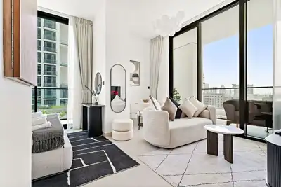 Image de Spacious Modern Studio in Jvc