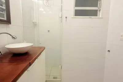Image de 3 minutes from Copacabana Beach and 5 minutes from Leme Beach