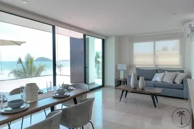 Image de Modern apartment w/ a terrace overlooking the sea