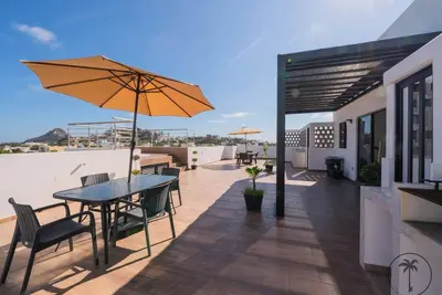 Image de Comfy Apt. with Priv. Balcony Tropicalistings