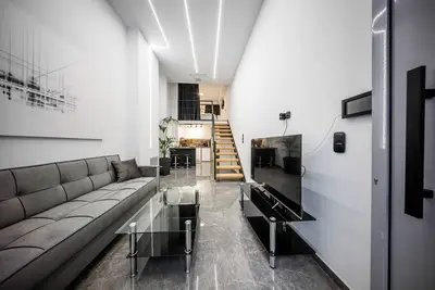 Image de Studio Noir – Stylish Urban Loft Near Acropolis