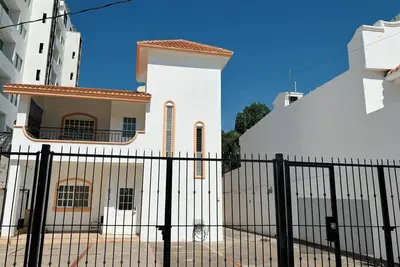 Image de Apartment Near the Beach, 2 Br & A/C, Ground Floor