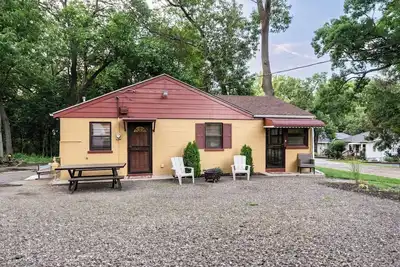 Image de Spacious 3br Home • Firepit and Grill