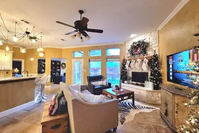 Image de Flower Mound: Vacation • Entertainment • Business