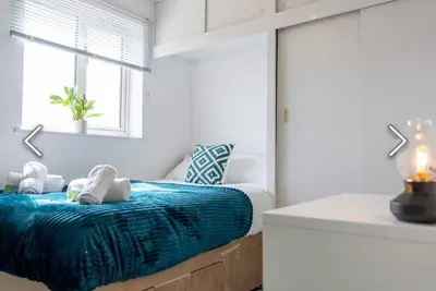 Image de Flamingo short Let’s  Neath Hill 4 Bed 4 Bath