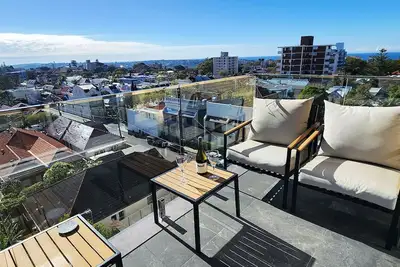 Image de Sweeping Harbour & Ocean Views Over Sydney's East - Pool+ Parking+Harbour Views