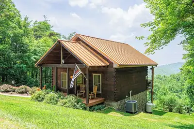 Image de Long Valley Lights Cabin - Amazing View & 2 min. to the Blue Ridge Parkway