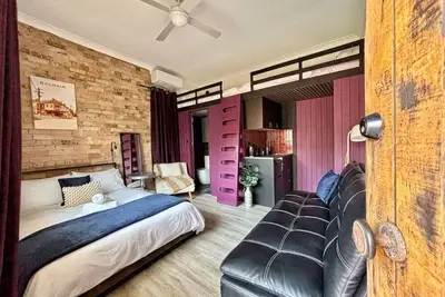Image de Balmain Studio | Sleeps 7 | Ac + Parking | Central