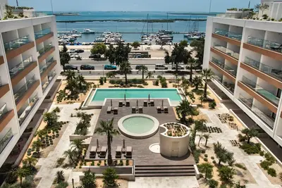 Image de Raffinement au Cœur de la Marina