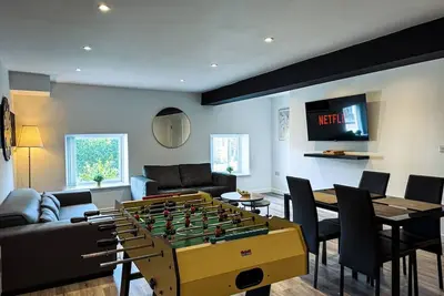 Image de Open Plan Living Games Flat | Central | Book Now!