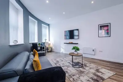 Image de Stop Scrolling! Book our Incredibly Central Home!