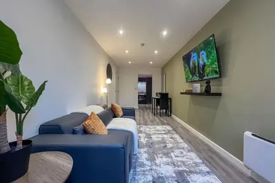 Image de New! Stylish, Modern and Central | Book Now!