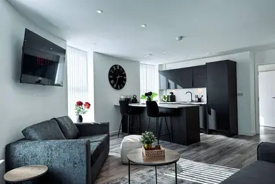 Image de Incredibly Central and High Spec! Book Now!