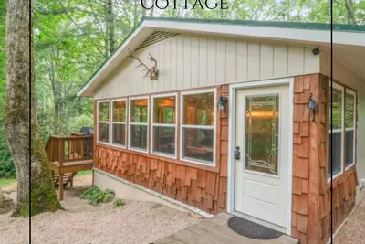 Image de Laurel Thicket Cottage nestled in the north edge of Linville Gorge