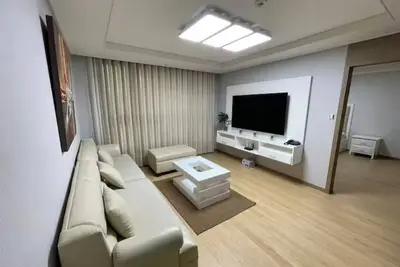 Image de Spacious Fully Furnished Condo in Freeport Zone Pampanga