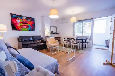 Image de Appartamento con 3 camere da letto 2 bagni, garage, terrazza (sud).