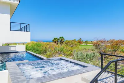 Image de Casa de Monedas - Modern Golf-Front Retreat in Club Campestre