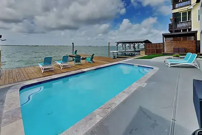 Image de Casa Blanca | Waterfront, Pool + Pier