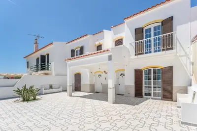 Image de Altura House - Hideaway w/ Patio by LovelyStay