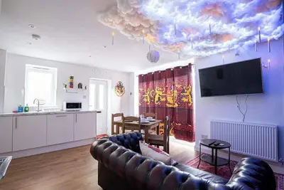 Image de Spacious 2-Br House in Watford|Warner Bros. Studio
