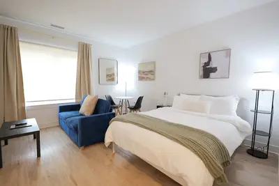 Image de The Platinum Downtown Stamford Studio Getaway