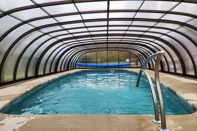 Image de Igloo Indoor Pool • Pond • Hot Tub • Sleeps 18
