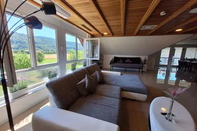Image de Appartement 'Pure Vista' avec vue sur la Forêt-Noire, terrasse privée et Wi-Fi