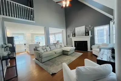 Image de Relaxing 4br Home with Plenty of Space & Comfort